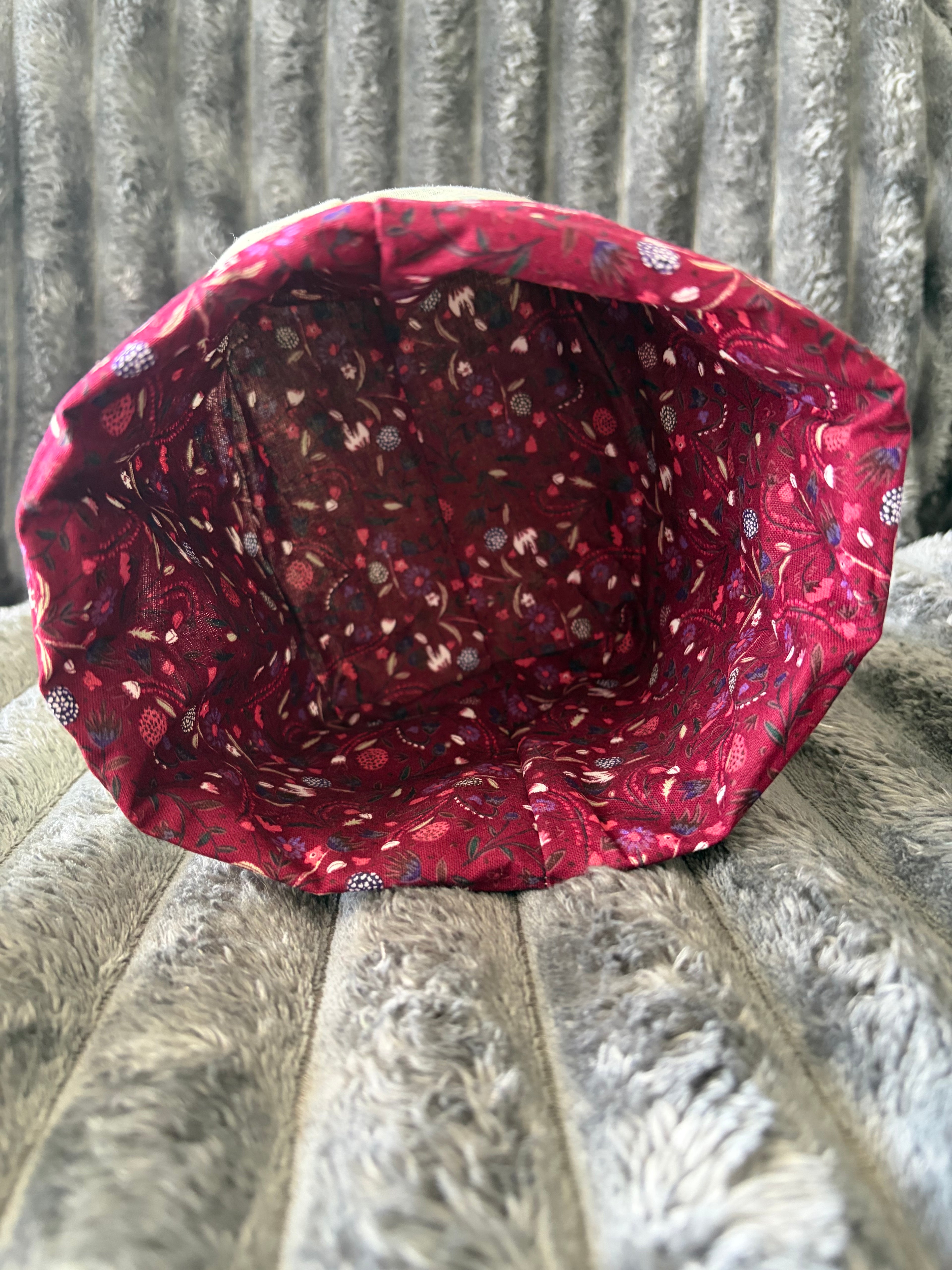 Medium reversible storage pouch