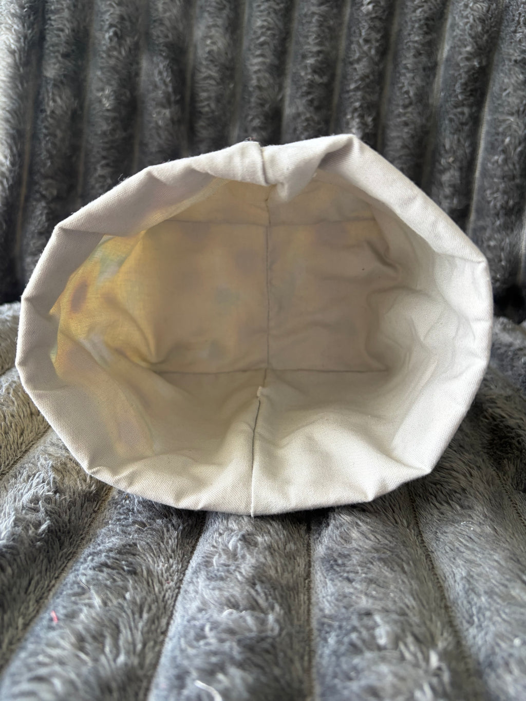 Small reversible storage pouch