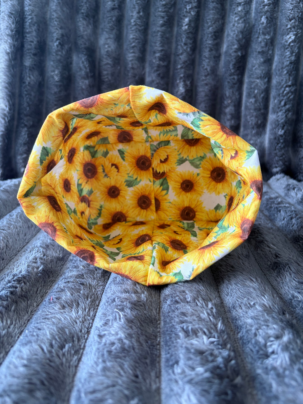 Small reversible storage pouch